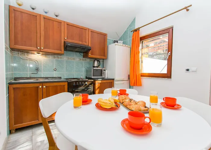 Terrace Omis