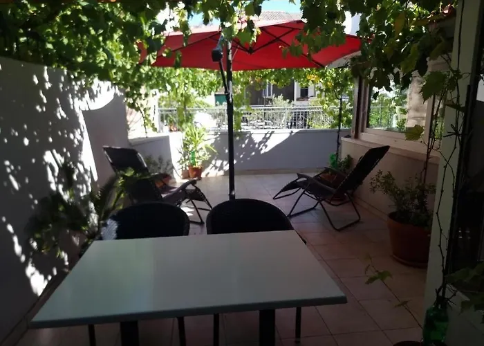 Terrace Apartment *