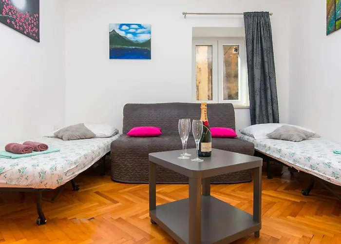 Terrace Apartment *
