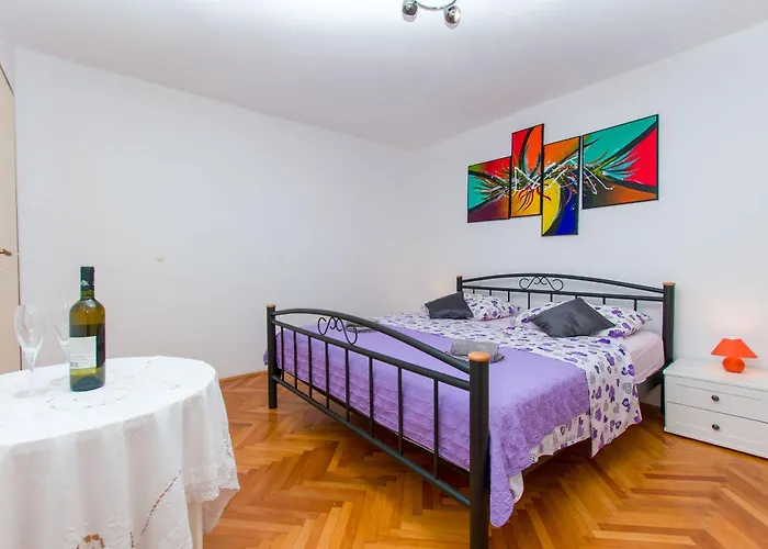 Terrace Apartment *