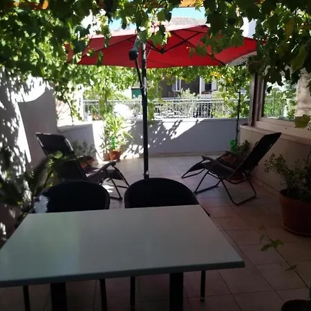 Terrace Apartment *
