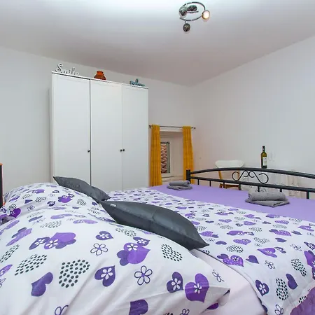 Terrace Omis